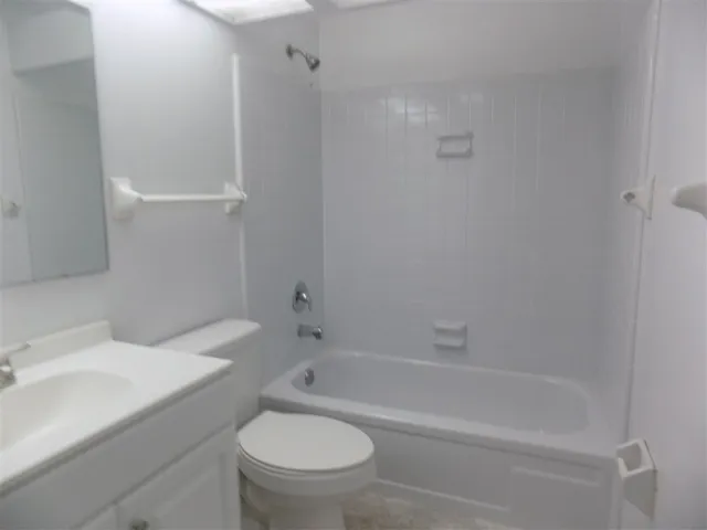 $950 | 700 North Calhoun Street, Unit B14, Tallahassee, FL 32303