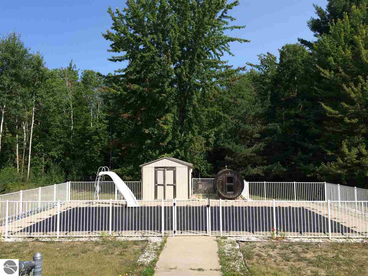 6030 Galvin Road Traverse City, MI 49685 - Photo 4 of 22 1789044-3.JPG