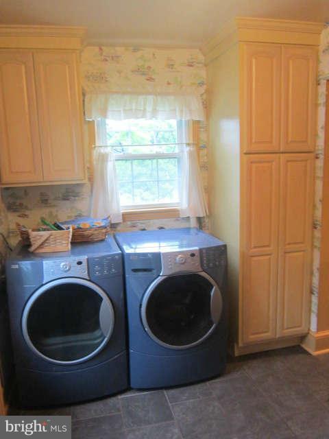 9108 Sudley Road Manassas, VA 20110 - Photo 9 of 30 Laundry/mud room