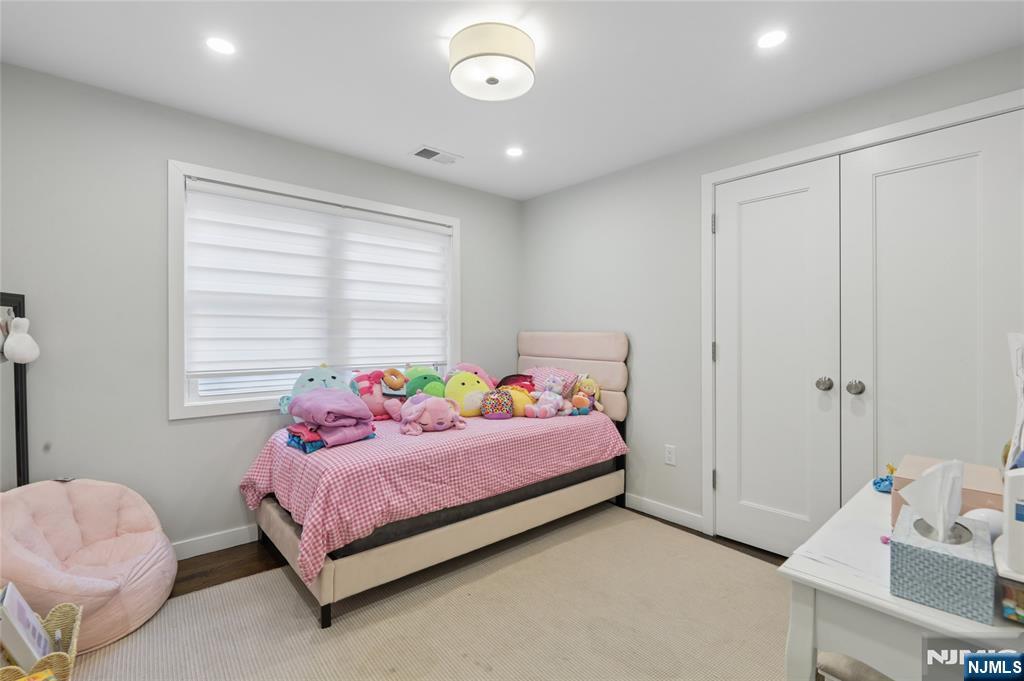 373 Briarcliffe Road Teaneck, NJ 07666 - Photo 16 of 29