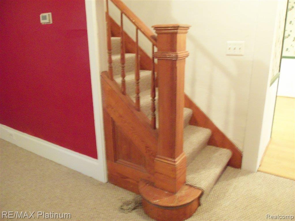 7600 Sharpe Road Fowlerville, MI 48836 - Photo 5 of 17 Stairway