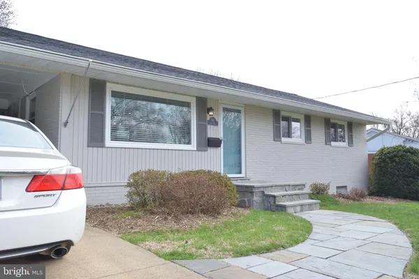 $3,575 | 3817 Ren Road, Fairfax, VA 22030