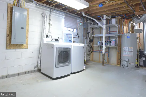 $3,575 | 3817 Ren Road, Fairfax, VA 22030