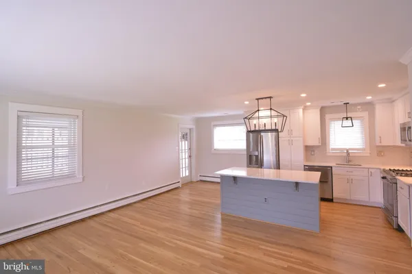 $3,575 | 3817 Ren Road, Fairfax, VA 22030