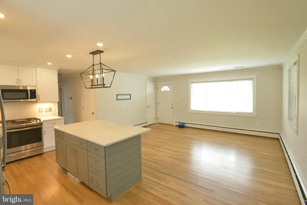 $3,575 | 3817 Ren Road, Fairfax, VA 22030