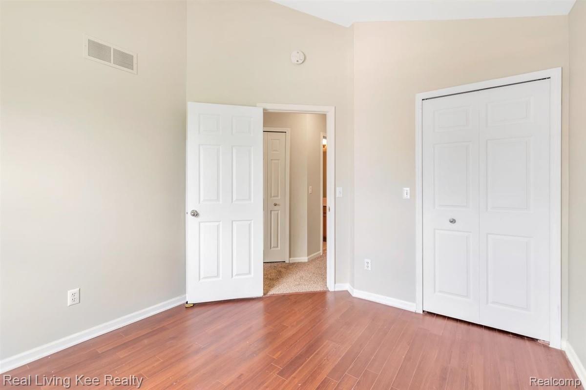 82 Eagle Ridge Road Lake Orion, MI 48360 - Photo 35 of 44 32-82-Eagle-Ridge-Rd-WindowStill-Re.jpg