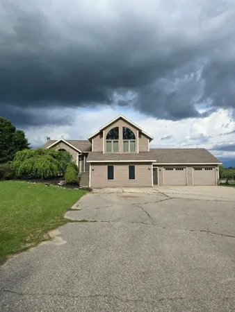 $599,000 | 15530 Snauble Avenue Northeast, Cedar Springs, MI 49319
