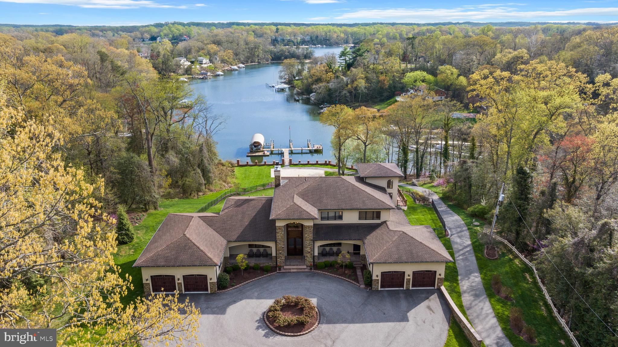 Welcome to THE POD at 423 Benfield Road