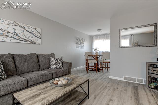 1744 Whitehall Road Colorado Springs, CO 80906 - Photo 5 of 25 Opens to dining area