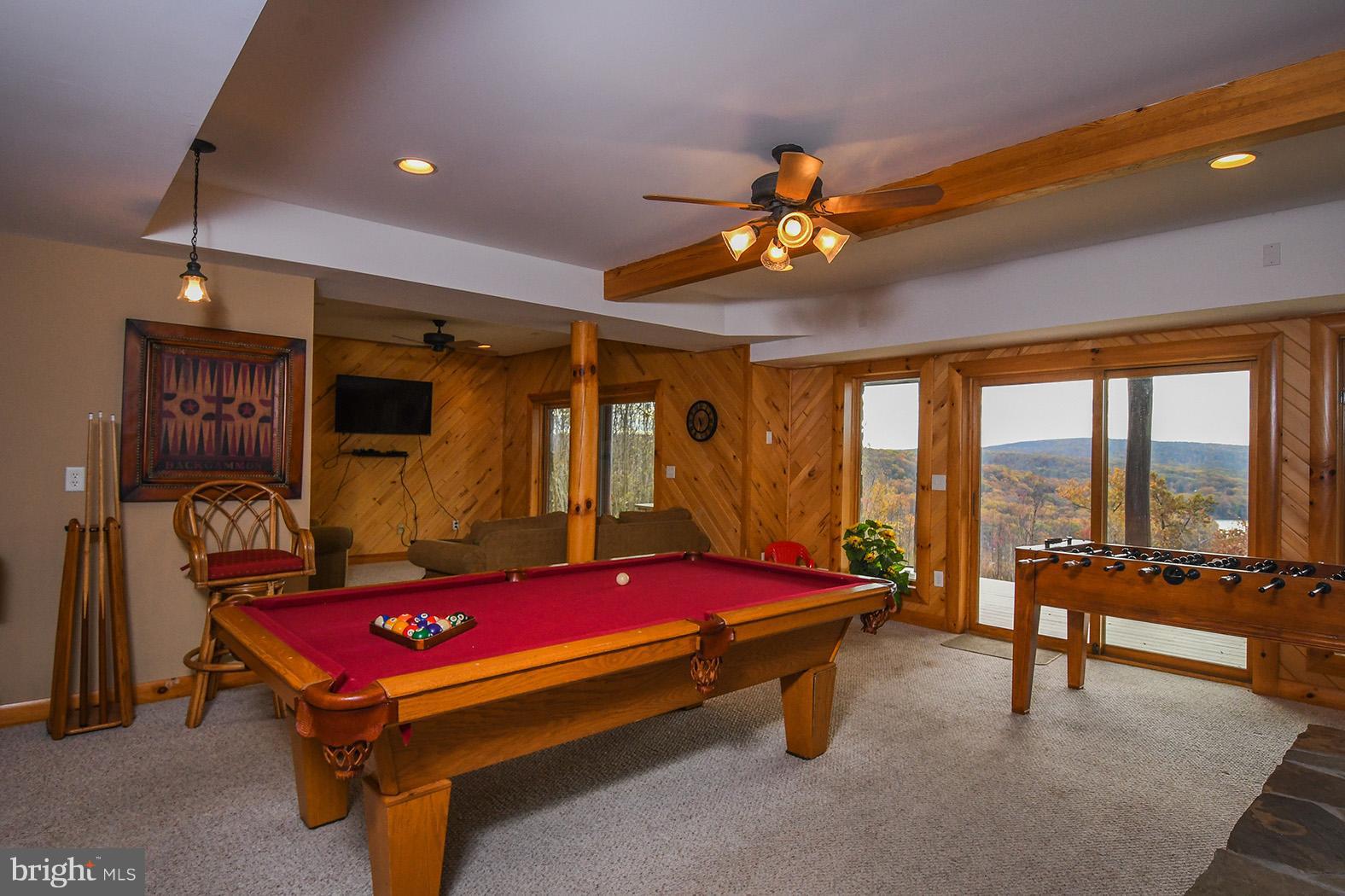646 Mountaintop Road McHenry, MD 21541 - Photo 13 of 30 Family Room