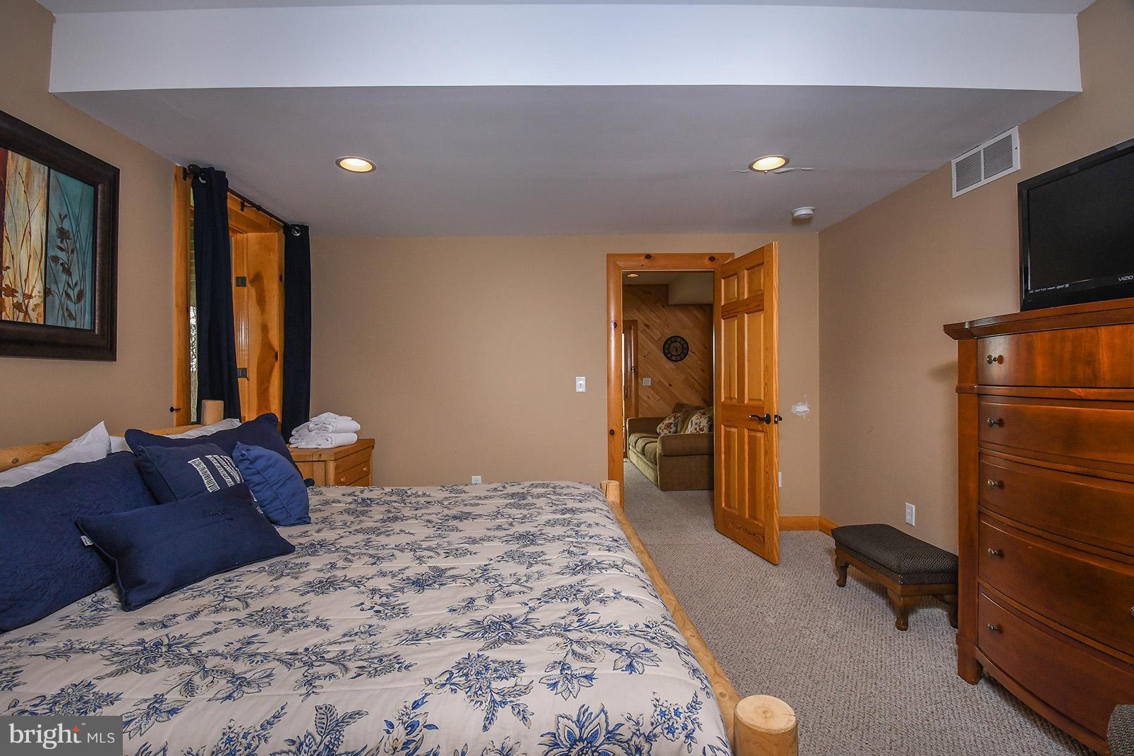 646 Mountaintop Road McHenry, MD 21541 - Photo 20 of 30 Bedroom