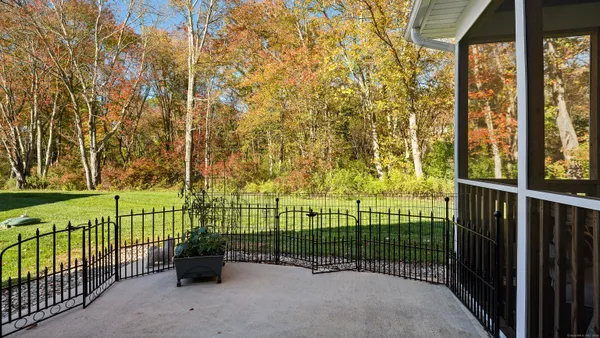 $415,000 | 10 Grace Lane, Unit 10, Moosup, CT 06354