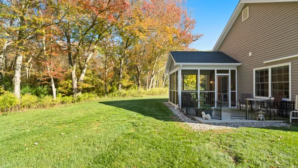 $415,000 | 10 Grace Lane, Unit 10, Moosup, CT 06354