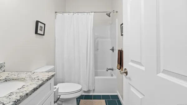 $415,000 | 10 Grace Lane, Unit 10, Moosup, CT 06354