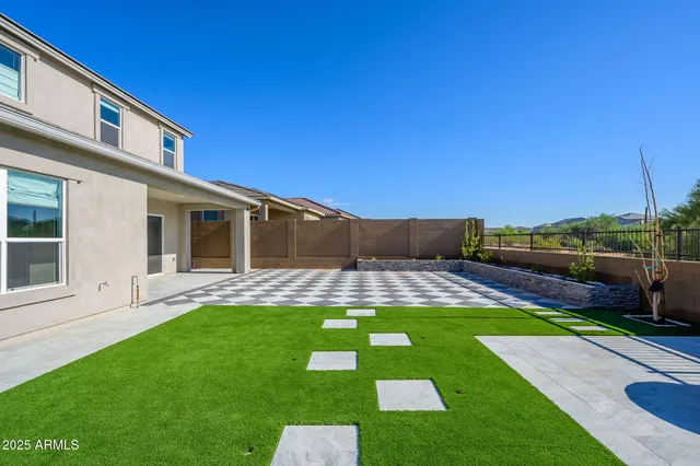 $1,365,000 | 21307 North 59th Terrace, Phoenix, AZ 85054