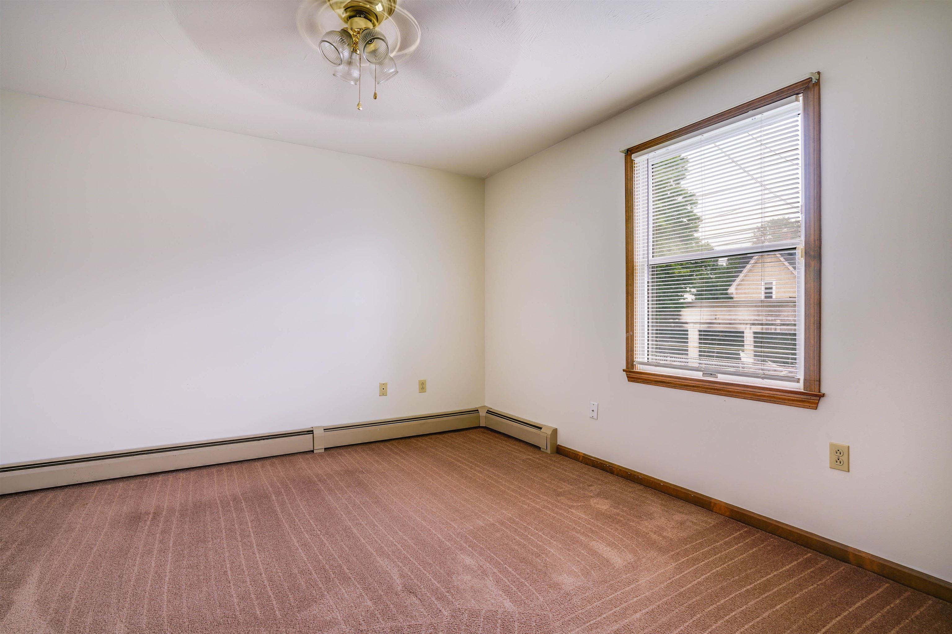 629 Montgomery Street Manchester, NH 03102 - Photo 11 of 40