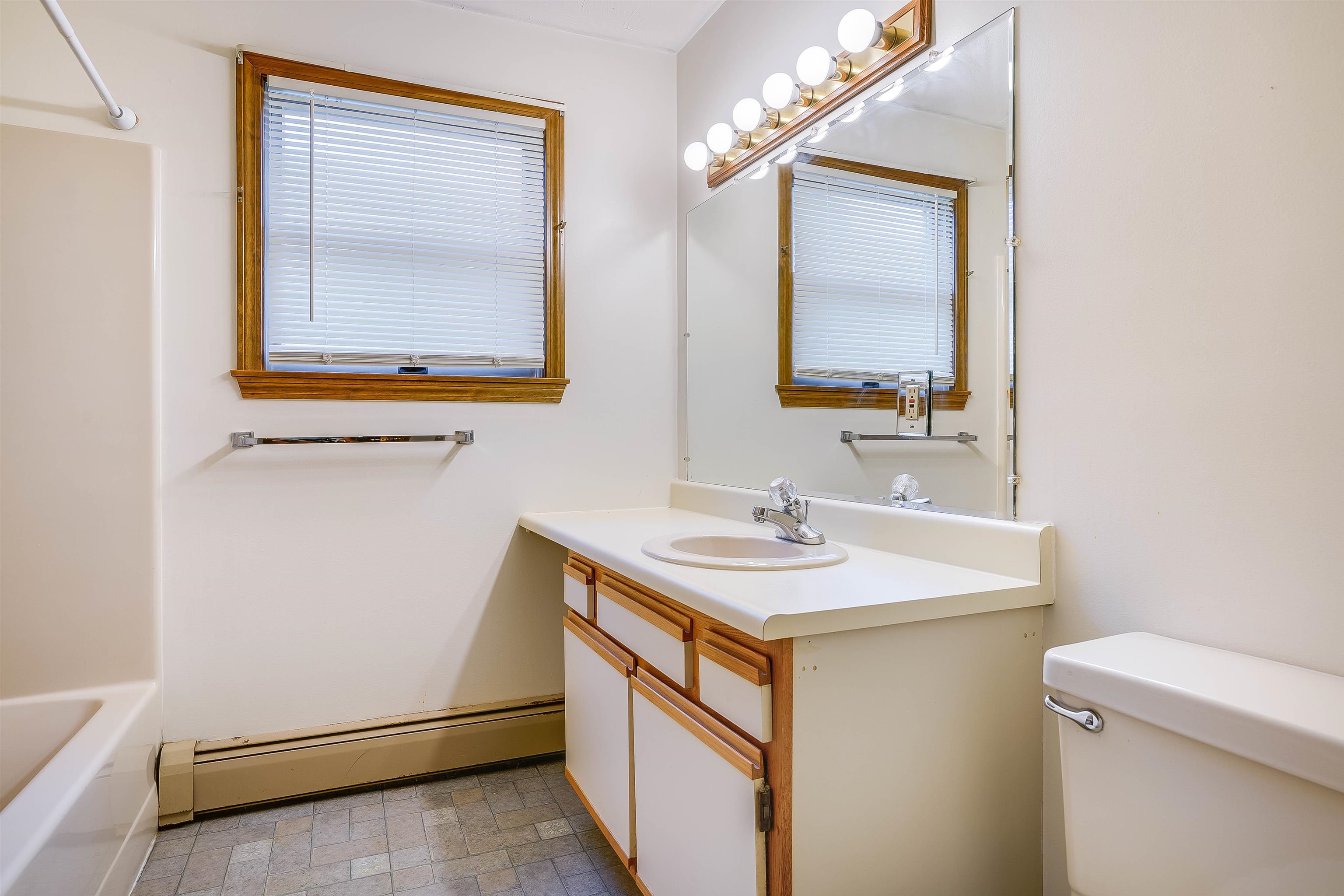 629 Montgomery Street Manchester, NH 03102 - Photo 15 of 40