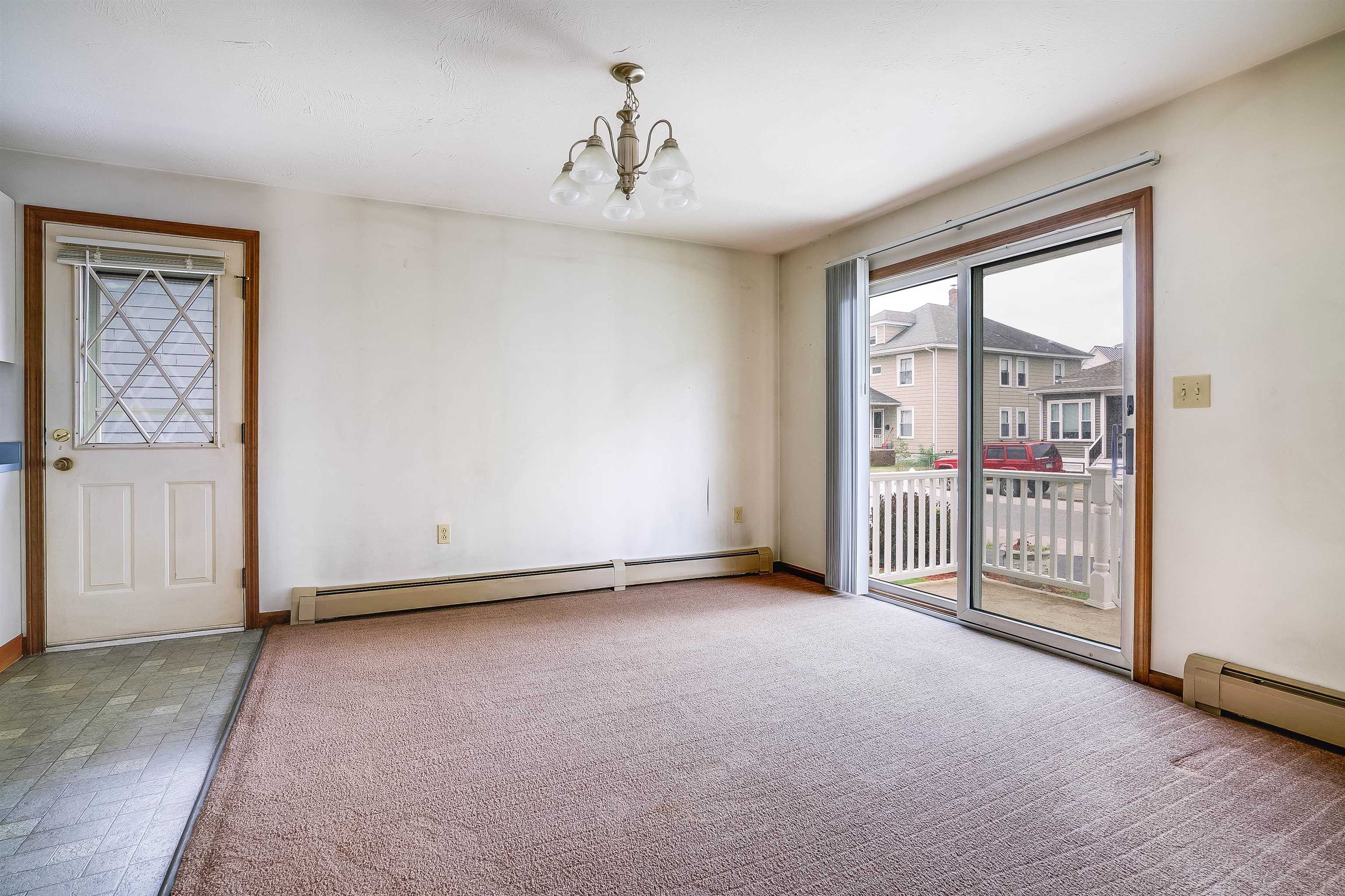 629 Montgomery Street Manchester, NH 03102 - Photo 5 of 40