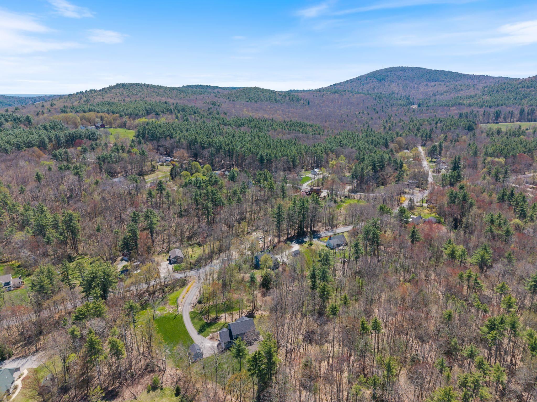 102 Mountain Road Goffstown, NH 03045 - Photo 7 of 34 Gallery Image 7