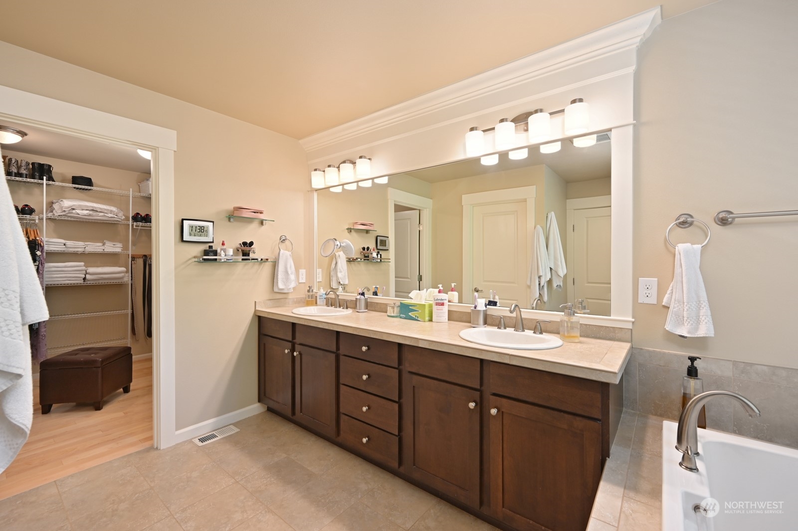 6224 Northeast 1st Street Renton, WA 98059 - Photo 24 of 40 Gallery Image 24