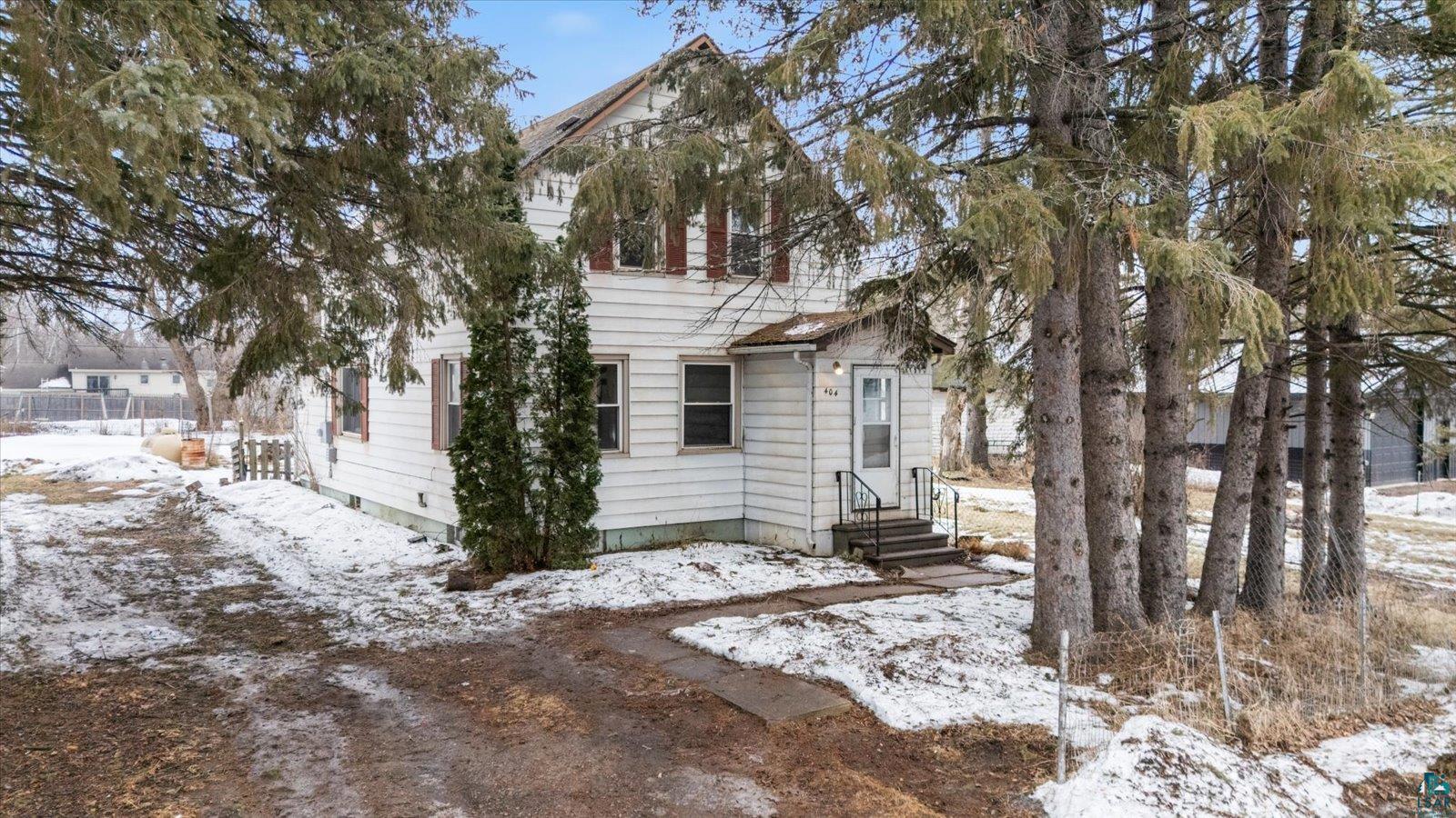 404 Itasca Avenue Hibbing, MN 55746 - Photo 4 of 25