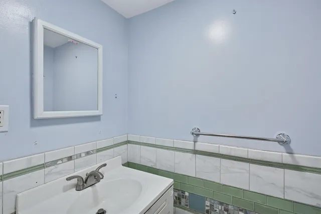 $499,000 | 11 Elna Court, Bayonne, NJ 07002