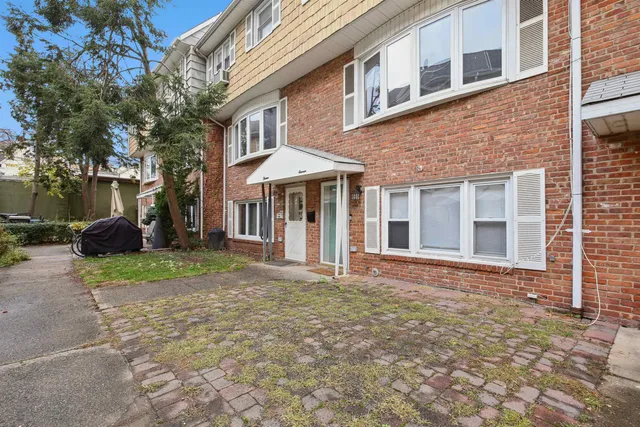 $499,000 | 11 Elna Court, Bayonne, NJ 07002