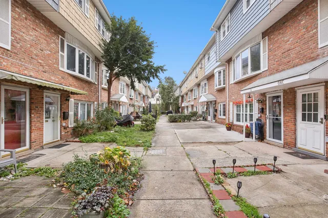 $499,000 | 11 Elna Court, Bayonne, NJ 07002