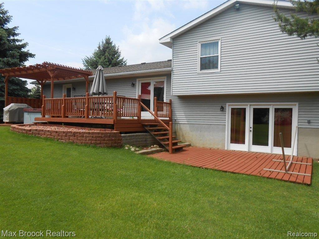 3565 Hosner Road Dryden, MI 48428 - Photo 18 of 22 Multi Level Deck