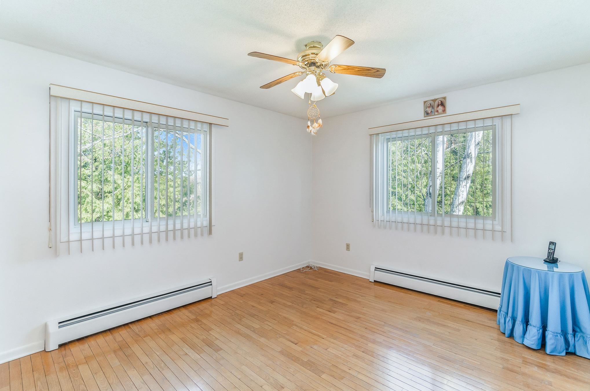 8816 South Maple City Road Maple City, MI 49664 - Photo 17 of 28 1900370-16.JPG