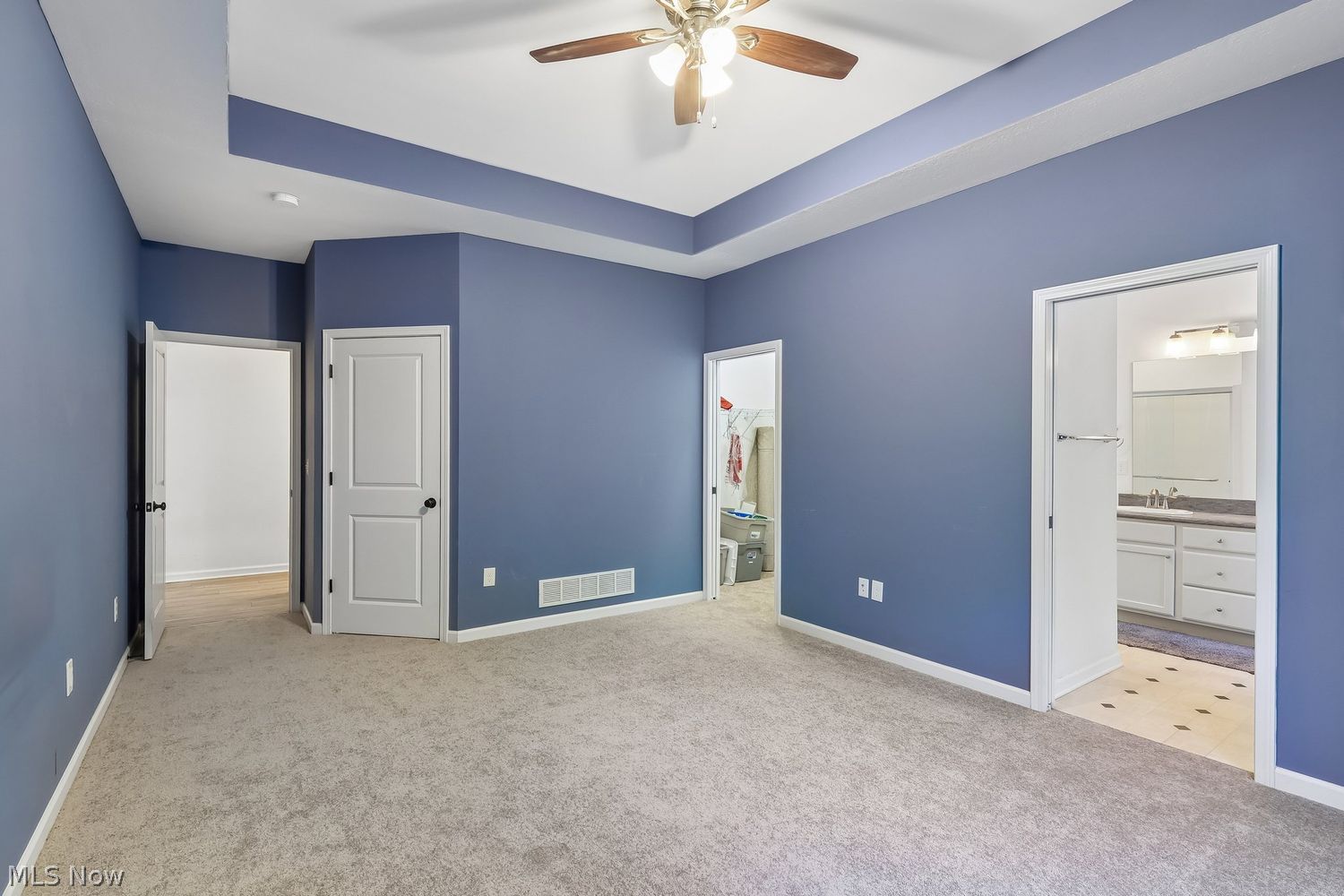 11736 Valley View Road Northfield, OH 44067 - Photo 16 of 42 Master Bedroom with Master Bath