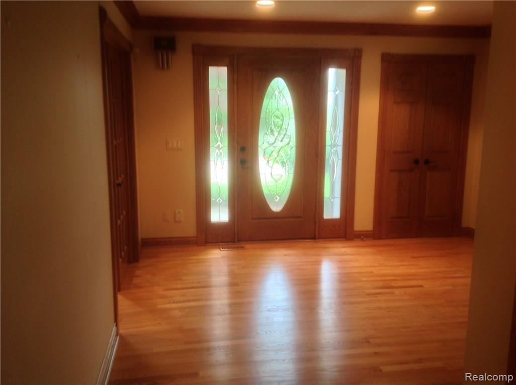 1405 Ridge Court Rochester, MI 48306 - Photo 5 of 34 IMG_1035.JPG