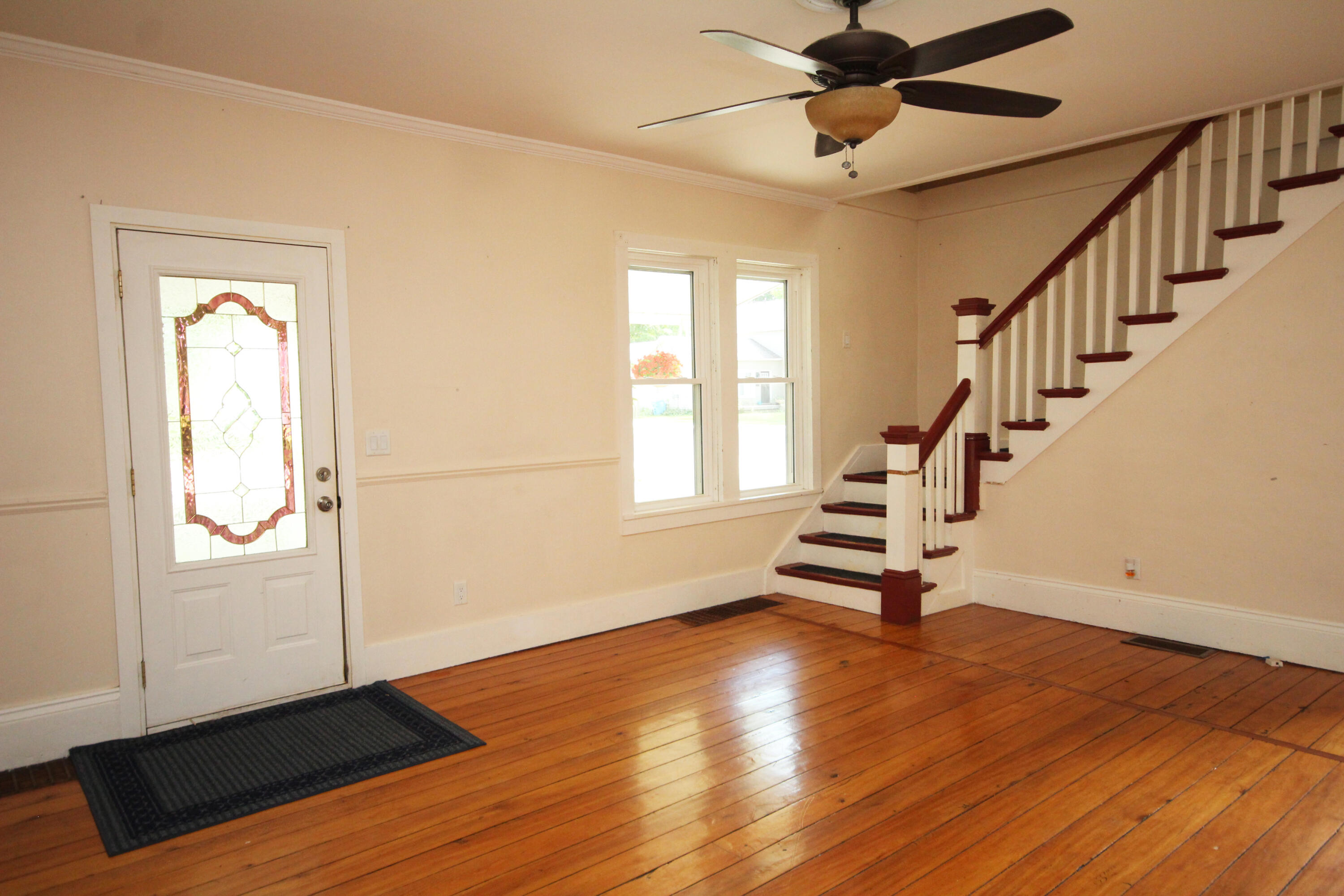 219 State Street Mendon, MI 49072 - Photo 3 of 26 219 E State 27