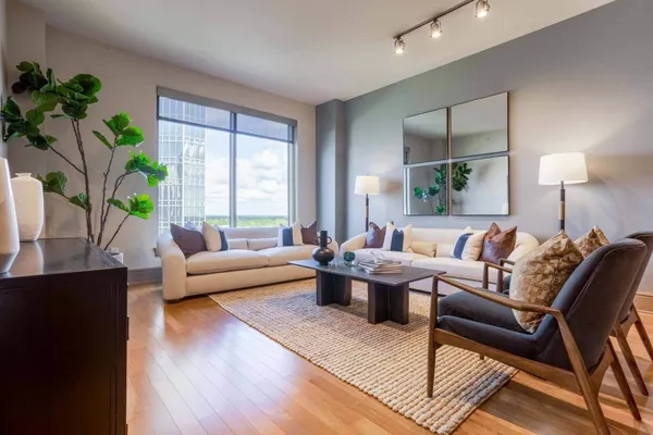 $3,399 | 7 Riverway, Unit 1703, Houston, TX 77056