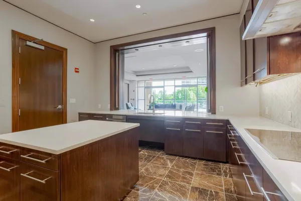 $3,399 | 7 Riverway, Unit 1703, Houston, TX 77056