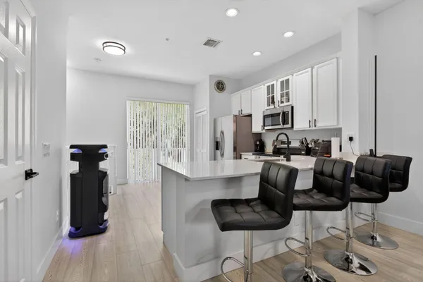 $3,900 | 2457 Northeast 14th Street, Unit 2457, Pompano Beach, FL 33062