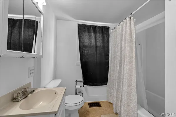 $199,900 | 235 Niagara Street, Lockport City, NY 14094