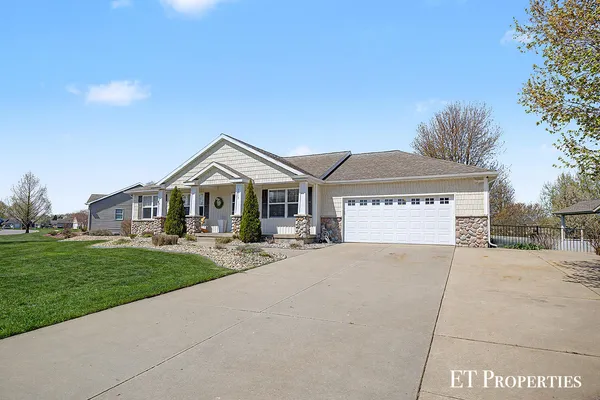 $480,000 | 6213 Sheldon Drive, Hudsonville, MI 49426