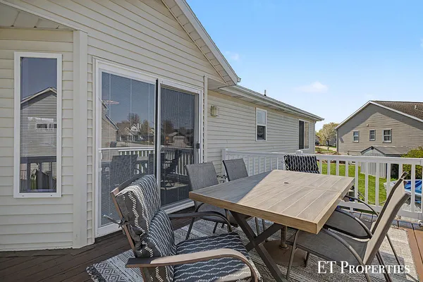 $480,000 | 6213 Sheldon Drive, Hudsonville, MI 49426
