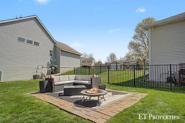 $480,000 | 6213 Sheldon Drive, Hudsonville, MI 49426