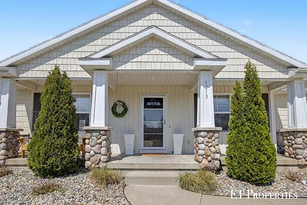 $480,000 | 6213 Sheldon Drive, Hudsonville, MI 49426