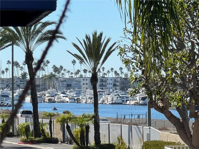 $1,169,000 | 3408 Sparkler Drive, Huntington Beach, CA 92649