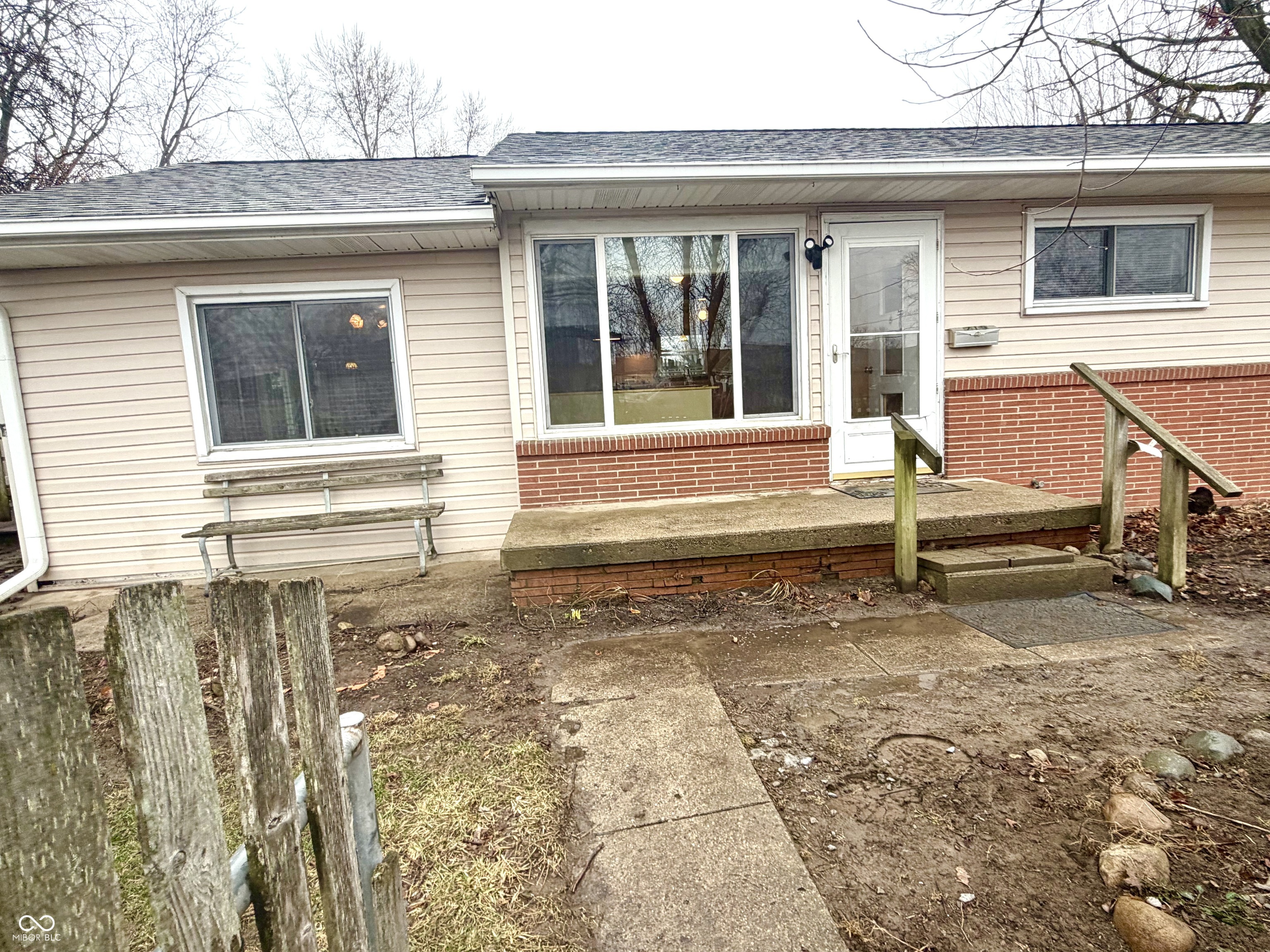 719 West 34th Street Anderson, IN 46013 - Photo 3 of 21