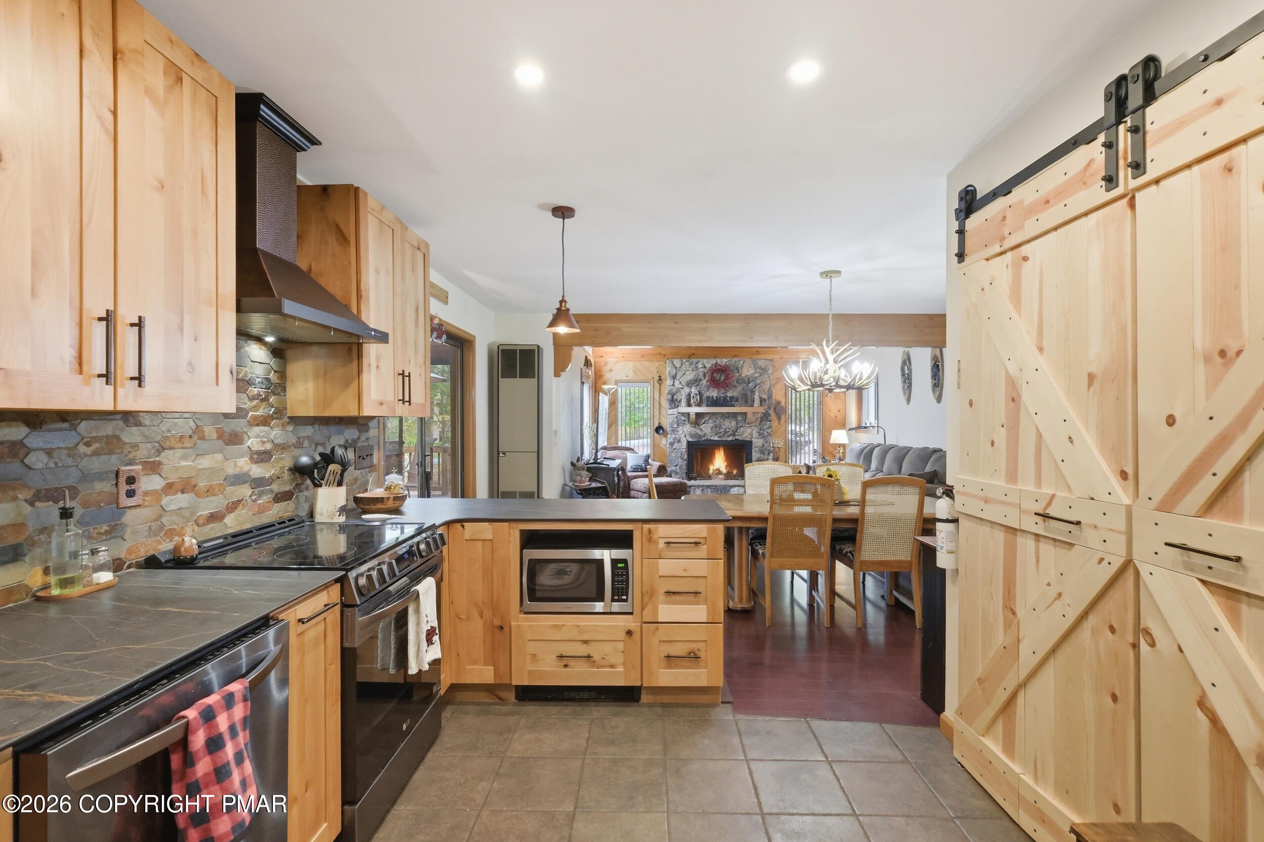 282 Blue Ridge Drive Canadensis, PA 18325 - Photo 17 of 59 Kitchen
