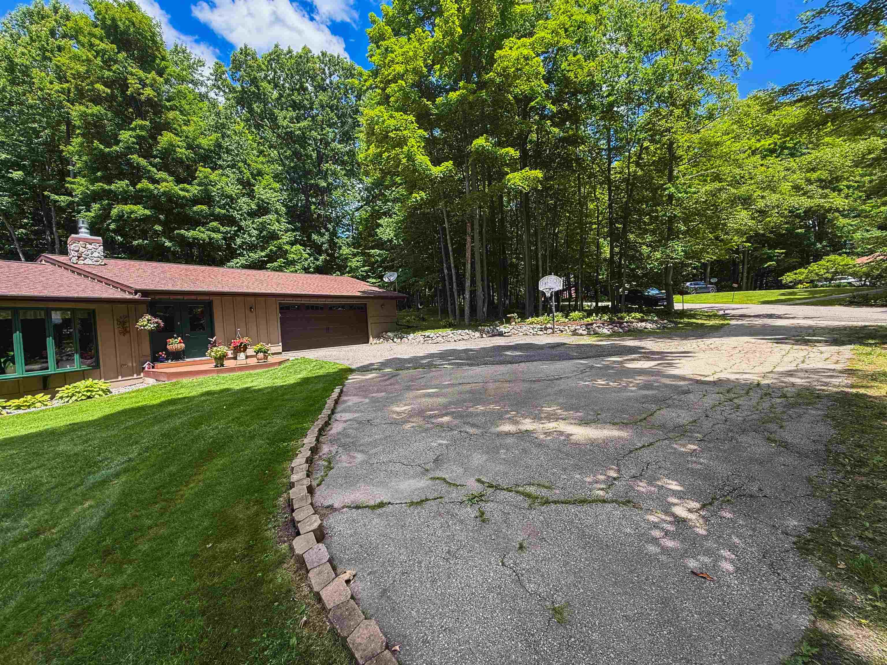 17091 Country Club Road Lakewood, WI 54138 - Photo 4 of 39