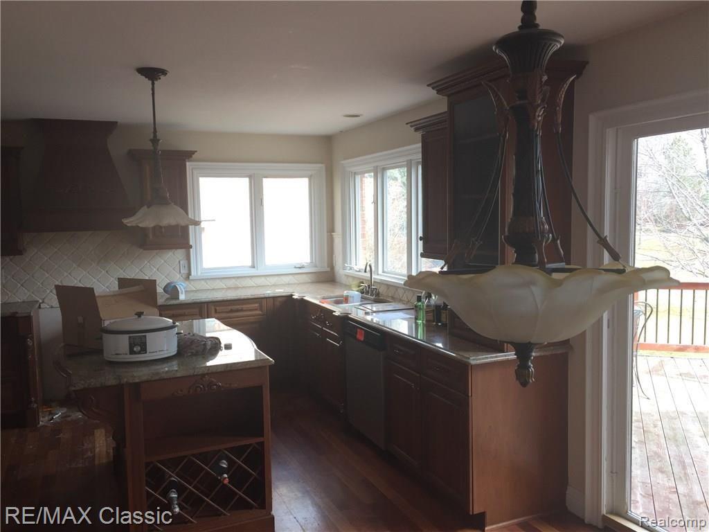 452 Wedington Court Rochester, MI 48307 - Photo 5 of 19
