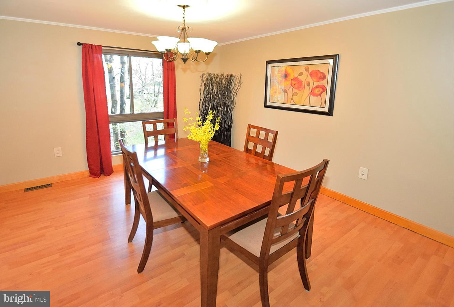 11563 Embers Court Reston, VA 20191 - Photo 12 of 28 Dining Room