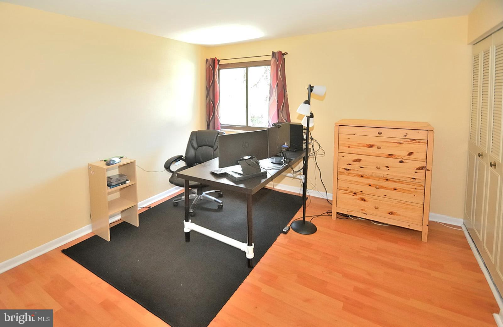 11563 Embers Court Reston, VA 20191 - Photo 20 of 28 3rd Bedroom/Office