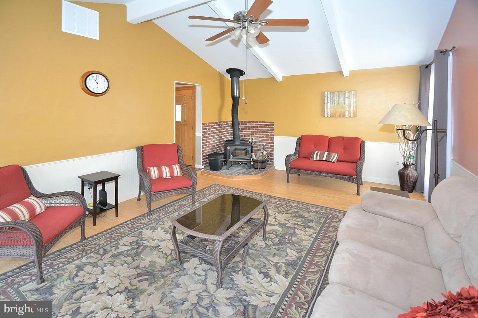 11563 Embers Court Reston, VA 20191 - Photo 10 of 28 Family Room 3rd view