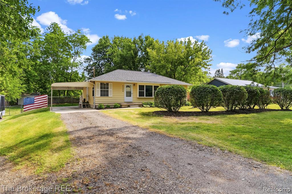 6509 Silver Lake Road Linden, MI 48451 - Photo 2 of 43